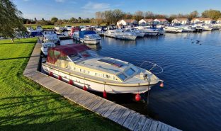 Aquafibre 32 - Jay - 5 Berth Inland Cruiser