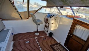 Aquafibre 32 - Jay - 5 Berth Inland Cruiser