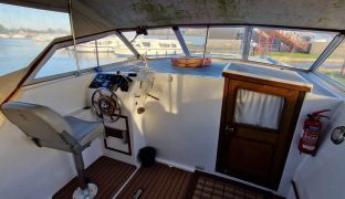 Aquafibre 32 - Jay - 5 Berth Inland Cruiser