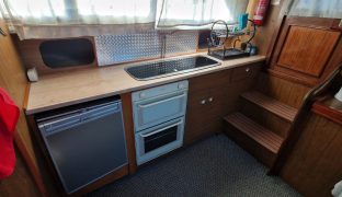 Aquafibre 32 - Jay - 5 Berth Inland Cruiser