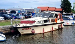 Freeman 33 - Hi Wave  - 6 Berth Motorboat