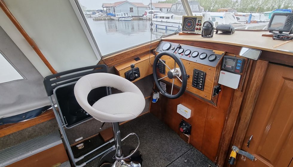 Seamaster 25 - Compass Rose - Waterside Marine Sales