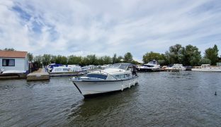 Alpha 31 - Raven - 5 Berth Inland River Cruiser