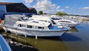 Alpha 31 - Raven - 5 Berth Inland River Cruiser