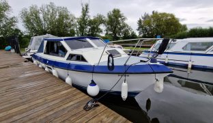 Aquabelle Sedan 28 -Macey Grey - 4 Berth Inland river cruiser