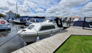 Viking 215 - WottKnot - 4 Berth Inland river cruiser