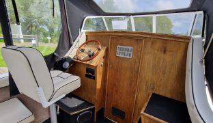 Viking 215 - WottKnot - 4 Berth Inland river cruiser