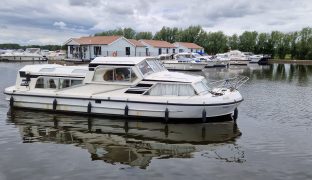 Alpha 35 - Seth - 5 Berth Inland River Cruiser