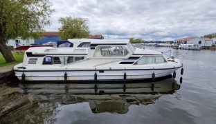 Alpha 35 - Seth - 5 Berth Inland River Cruiser