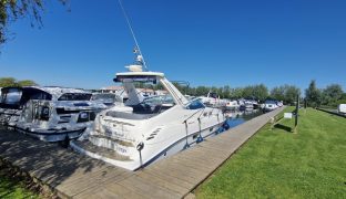 Sealine S34 - Ocean Therapy  - 6 Berth Sports Cruiser 