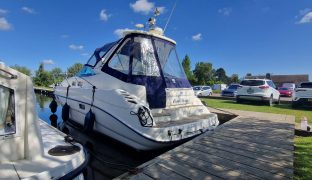 Sealine S34 - Ocean Therapy  - 6 Berth Sports Cruiser 