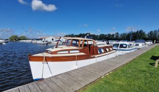 Martham Boats Wooden River Cruiser - Nice One - 4 Berth Classic Wooden Cruiser 