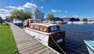 Martham Boats Wooden River Cruiser - Nice One - 4 Berth Classic Wooden Cruiser 