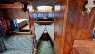 Freeman 22 - ADRIANNE - 4 Berth Classic inland river cruiser 