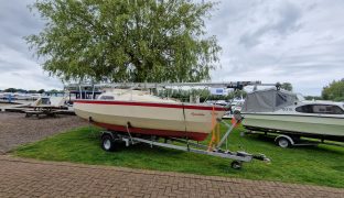 Swift 18 - Aquaholic - 4 Berth Boat