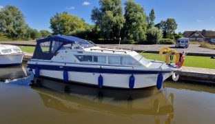 Seamaster 813 - Little Greebe - 4 Berth Inland River Cruiser