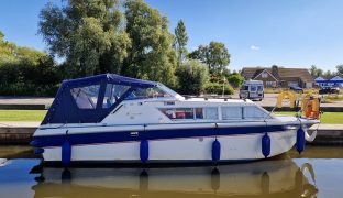 Seamaster 813 - Little Greebe - 4 Berth Inland River Cruiser