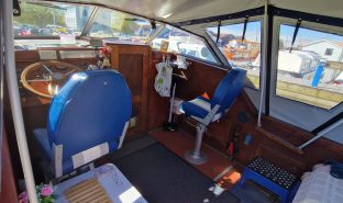 Seamaster 813 - Little Greebe - 4 Berth Inland River Cruiser