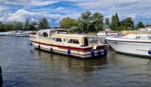 Aquafibre 42 - Lindsay B - 9 Berth Inland River Cruiser