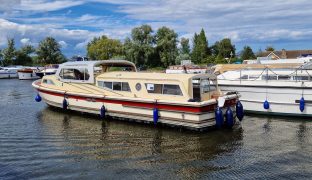 Aquafibre 42 - Lindsay B - 9 Berth Inland River Cruiser