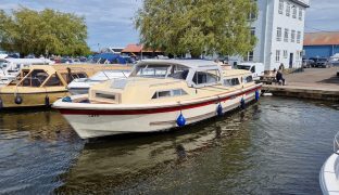 Aquafibre 42 - Lindsay B - 9 Berth Inland River Cruiser