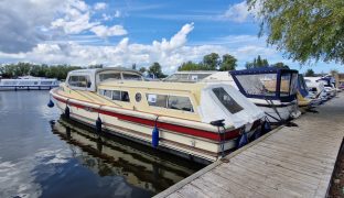 Aquafibre 42 - Lindsay B - 9 Berth Inland River Cruiser