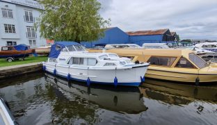 Aquafibre Ocean 30 - Bobella - 5 Berth Inland Cruiser