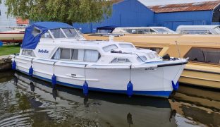 Aquafibre Ocean 30 - Bobella - 5 Berth Inland Cruiser