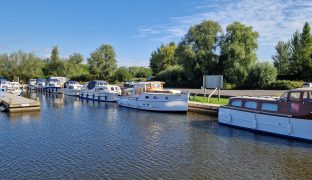 A O King of Wroxham - Crimson Dawn - 4 Berth Wooden Classic Motor Cruiser 