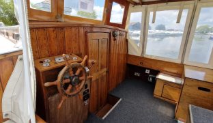 A O King of Wroxham - Crimson Dawn - 4 Berth Wooden Classic Motor Cruiser 