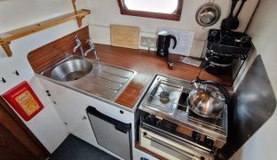 A O King of Wroxham - Crimson Dawn - 4 Berth Wooden Classic Motor Cruiser 