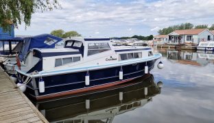 Aston 30 - CROSSBOW - 5 Berth Sports cruiser 