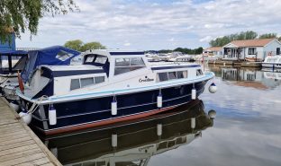 Aston 30 - CROSSBOW - 5 Berth Sports cruiser 