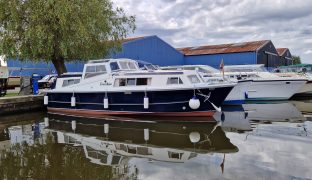 Aston 30 - CROSSBOW - 5 Berth Sports cruiser 