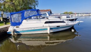 Bayliner 2655 - Lovely Jubbly - 4 Berth Sports Cruiser 