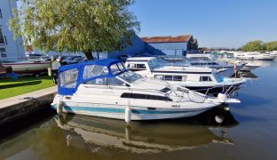 Bayliner 2655 - Lovely Jubbly - 4 Berth Sports Cruiser 