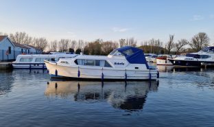 Aquafibre Ocean 30 - Bobella - 5 Berth Inland Cruiser