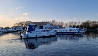 Aquafibre Ocean 30 - Bobella - 5 Berth Inland Cruiser