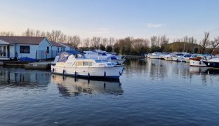 Aquafibre Ocean 30 - Bobella - 5 Berth Inland Cruiser