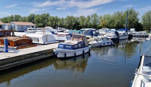 Inland Cruiser - Lucky Penny - 2 Berth Small Inland Cruiser