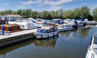 Inland Cruiser - Lucky Penny - 2 Berth Small Inland Cruiser