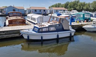 Inland Cruiser - Lucky Penny - 2 Berth Small Inland Cruiser