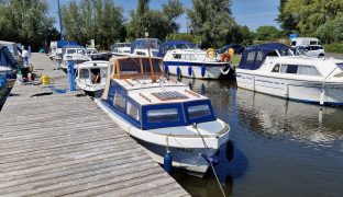 Inland Cruiser - Lucky Penny - 2 Berth Small Inland Cruiser