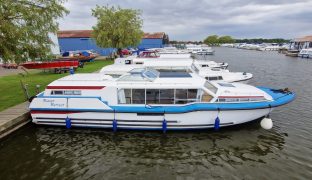 Aquafibre 38 Lowliner - Russet Retreat - 6 Berth Inland River Cruiser