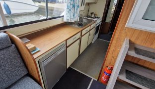 Aquafibre 38 Lowliner - Russet Retreat - 6 Berth Inland River Cruiser