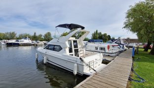 Bayliner - Minoo  - 4 Berth Inland Cruiser