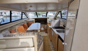 Bayliner - Minoo  - 4 Berth Inland Cruiser