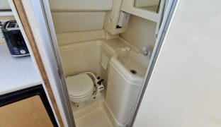 Bayliner - Minoo  - 4 Berth Inland Cruiser