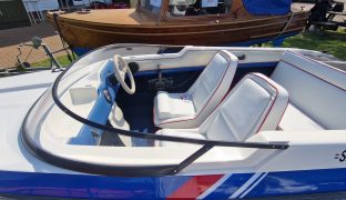 Shakespeare Sigma - Sports Boat