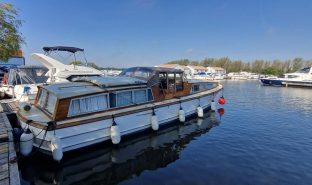 Powles 40 - Cassiopeia - 7 Berth River Cruiser